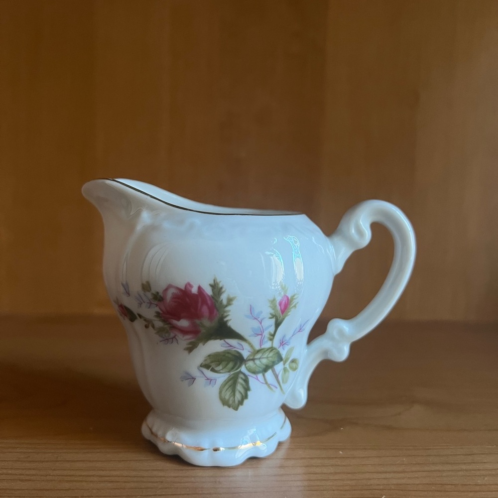 Vintage Floral Porcelain Creamer‎